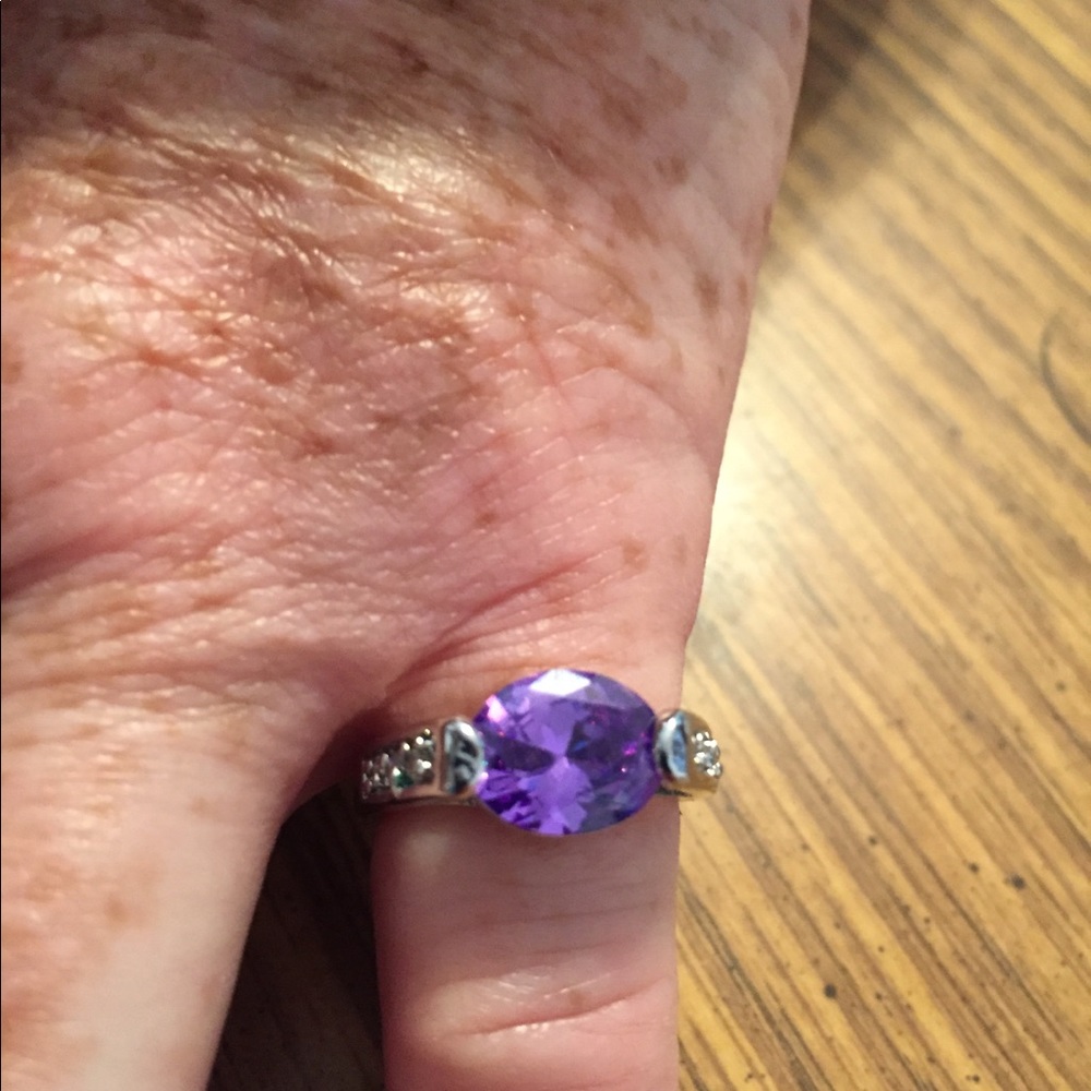 Amazingly purple crystal ring